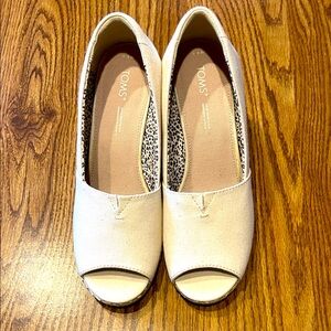 TOMS Michelle Natural Undyed Canvas Wedges 8.5, excellent condition